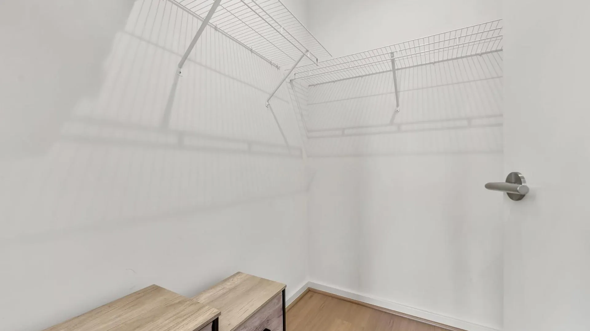Honolulu Luxury Condo W Resort Amenities Private Courtyard Access 미국